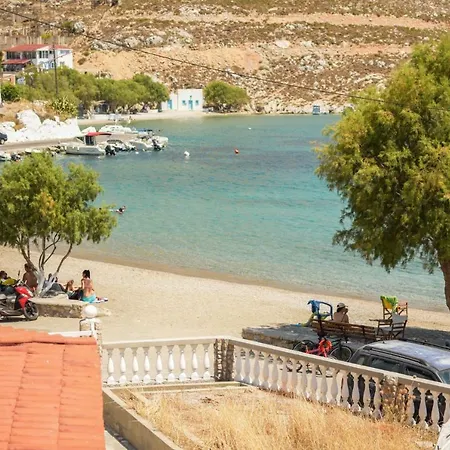 Marys Beachfront Apartament *