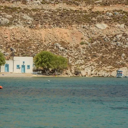 Marys Beachfront Apartament Vlichadia