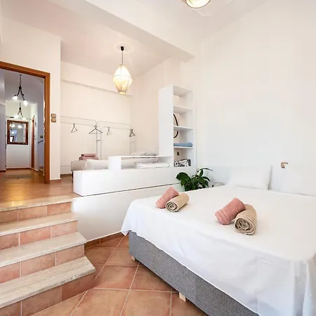 Marys Beachfront Apartament *