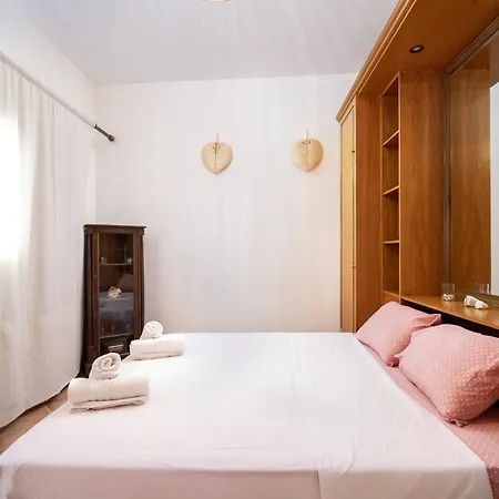 Marys Beachfront Vlichadia