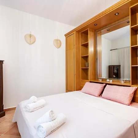 Marys Beachfront * Vlichadia