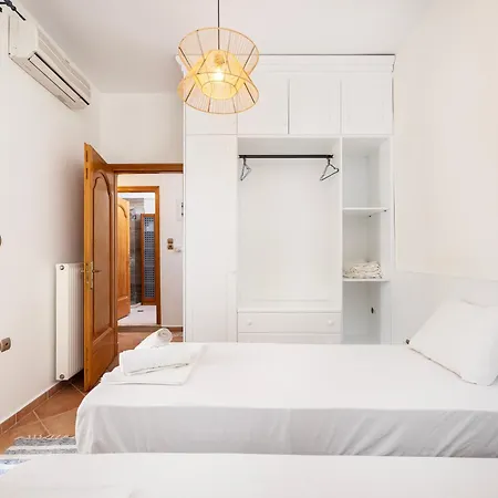 Marys Beachfront Apartament *